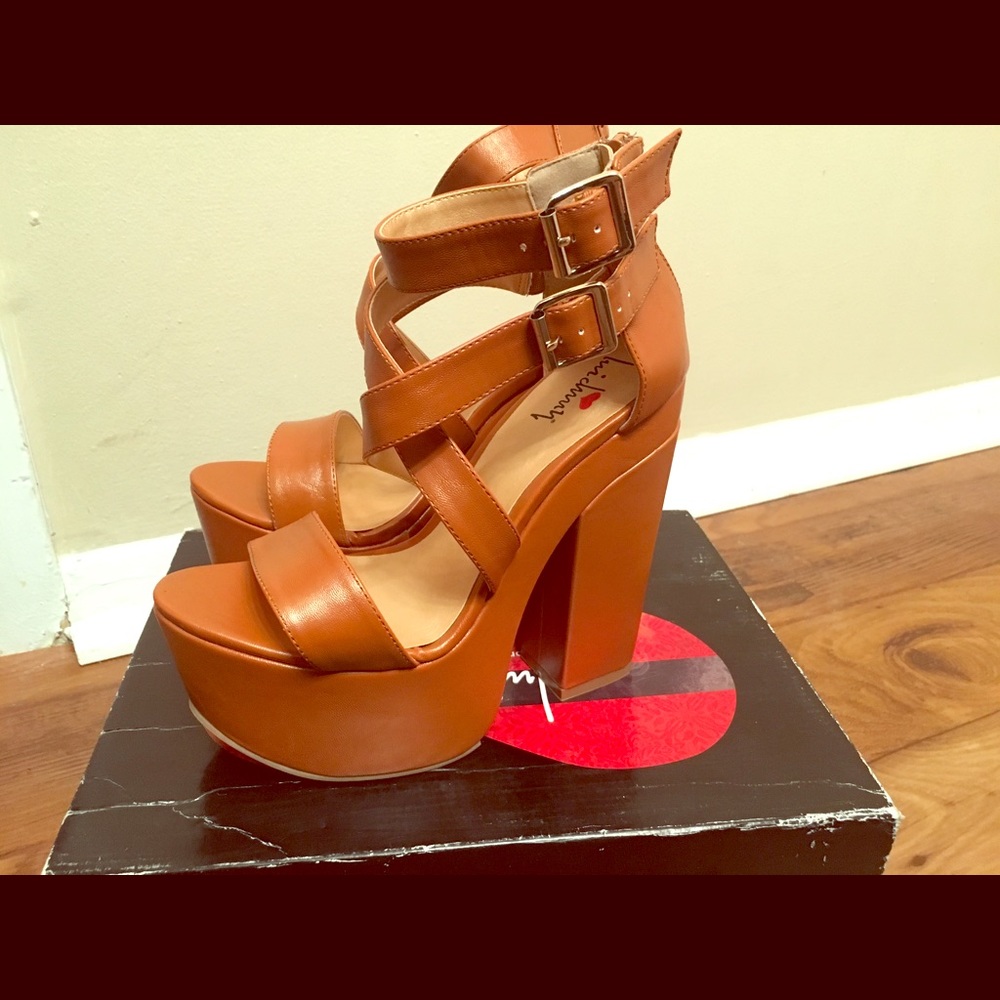 Luichiny Wish for It platform leather heels